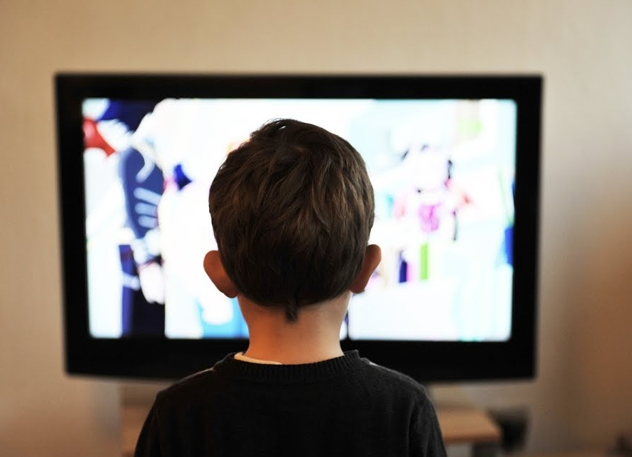 Просмотр ТВ остается любимым занятием детей