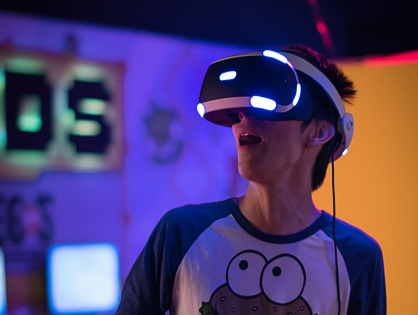 Оператор бонусной программы Сбербанка запустит сеть VR-кинотеатров с собственными фильмами