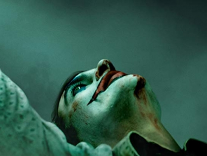 Warner Bros. показали первый трейлер «Джокера» с Хоакином Фениксом