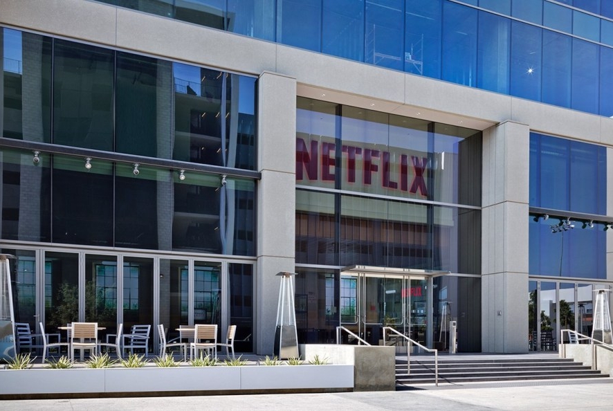 Капитализация Netflix упала