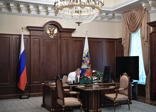 Президент подписал закон о предустановке российского софта на устройства